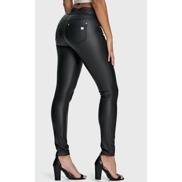 Freddy Faux Leather High Waisted Full Length  Size 4 Stretchy Zip Closure - Picture 5 of 16